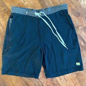 Vuori Evolution Short - black - size 30 (mens medium)